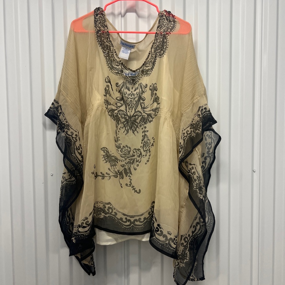 PARAGON Black and Tan Tunic with Elegant Design